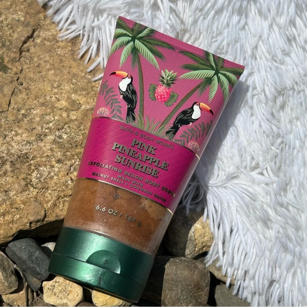 Bath & Body Works Pink Pineapple Sunrise Exfoliating Body Scrub 6.6 fl oz NEW